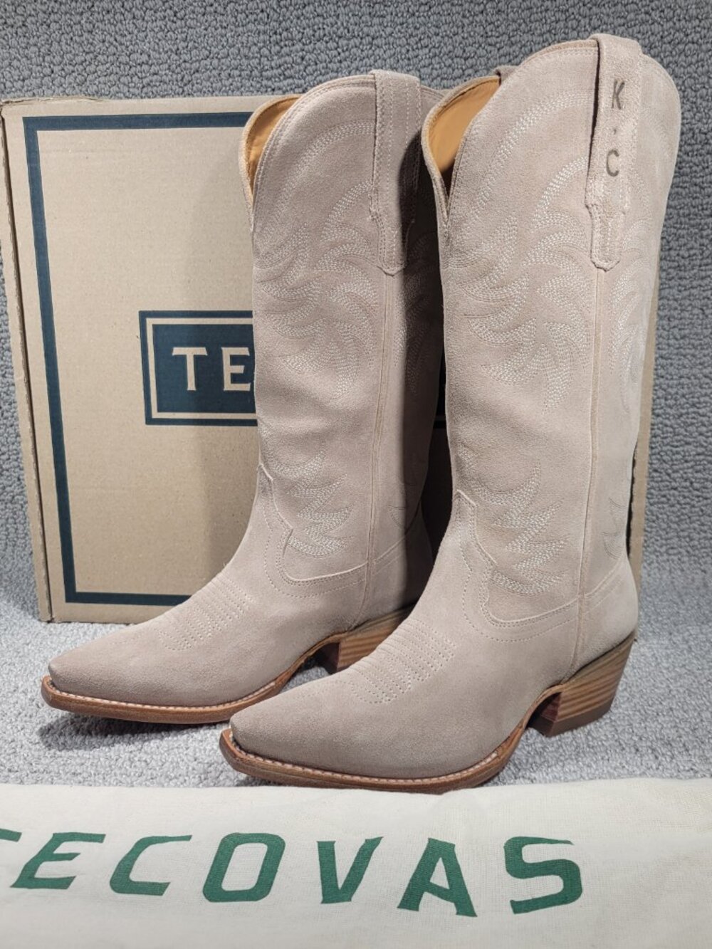 Tecovas The Annie Women's US Size 6.5B Fawn Suede Pull on Cowgirl Boots - Picture 5 of 10